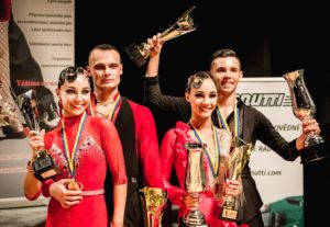 Tanečníci TŠ Novákovi nezaháleli ani o prázdninách, reprezentanti byli úspěšní na největší světové taneční soutěži ve Stuttgartu